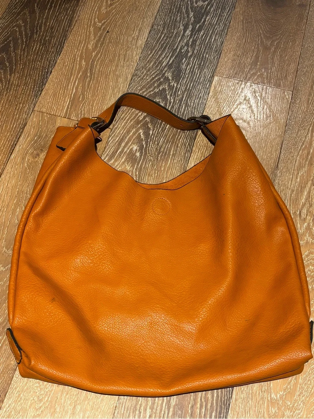 Women’s Camel Leather Hobo Style Bag